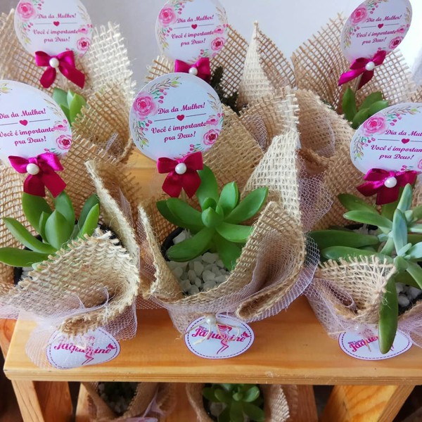 O Significado das Suculentas como Lembrancinha no Dia da Mulher